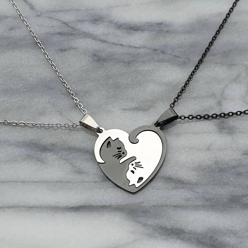 collar gatitos enamorados